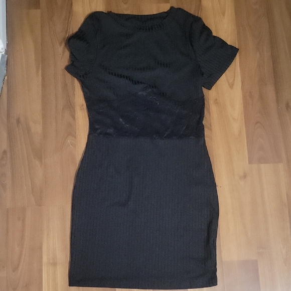 Elegant Black Women's Dress - Picture 6 of 7